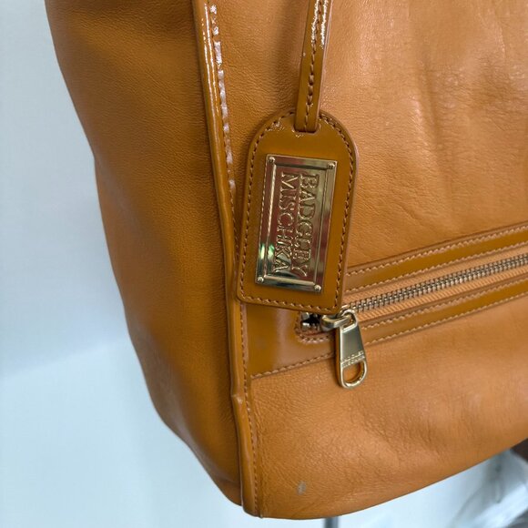 New with tags Badgley Mischka shoulder bag with crossbody  Authentic Bagley Mischka Gold Leather Shoulder Bag